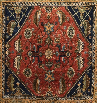 Qashqai pile khorjin bag face. Cm 60x64 ca. 1890/1910. Beautiful, proportioned, interesting. Natural dyes. In good condition. The numbering on the back might be either the cataloging of the Perez gallery in  ...