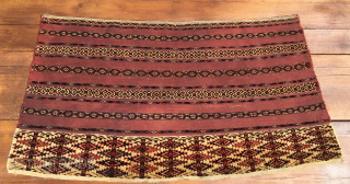 Turkmen on the go! Closing down Turkmen section, cost price & below cost.
Turkman Tekke Ak Cuval. 
Cm 70x130. 
Over a 100 y old. 
In good condition. 
Getting rare…very rare.
    