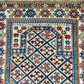 Shirwan prayer rug.
A small tribal jewel just out an important collection. Size is cm 95x150.
Approx age is 4th q of the 19th c.
White background. The area around the mihrab is filled with  ...