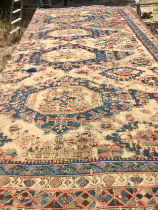Seikhur sumack rug.
Size is cm 205x285
Datable to the 3rd or 4th quarter of the 19th century.
In archeologic condition as u can see from the pics.
It needs a patient lover/restorer and he will  ...