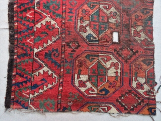 Early 19th century, probably at the time when the Ersari "swallowed" the Salors…….. A great, colorful main rug fragment. Cm 94x175. Great colors, great pattern.        