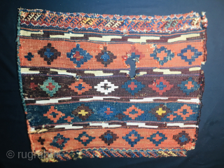 Beautiful "painting" or better a Khorjin bag back face. 
Cm 52x63.
Mid 19th century or 3rd q. 
It's the back side of a Jaff Kurd bag.
Imo it looks like a modern painting with  ...