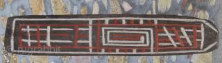 Papua New Guinea Cult house engraved wooden panel.
Cm 145/56 in ca.
Field collected mid 20th century by a Dutch collector in the Sepik river area mountains.
Very hard wood, clay and plant pigments coloring.
Such  ...