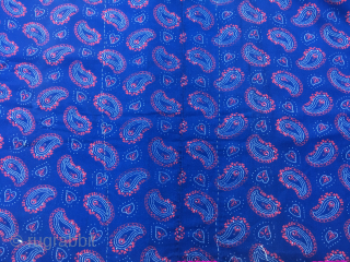 Extremely beautiful Suzani Kapunuk. 
Cm 142x216. 
Late 19th or early 20th century. 
Silk on cotton. 
Wonderful natural colors. 
Great workmanship. 
In good condition. 
Some black stitches are oxidized as you can see  ...