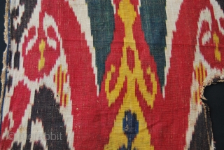 Small, sweet, beautiful Uzbekh silk ikat fragment. Cm 124x42 ca. 
Second half 19th century. --- Mount it, frame it, hang it......and you'll have a modern painting in your sitting room......
P.s. I'm just  ...