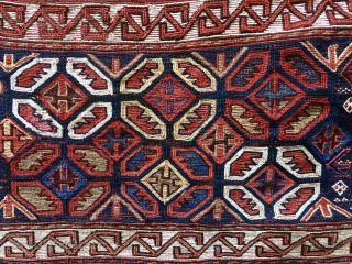 Watch the Dragons in the cage! 
Lori/Bakhtiari imho, but it could well be Qashqai.......or? 
Sumack & pile weaving.
Size is cm 88x102 
Interesting pattern with dragons in the central field, or? 
Is it  ...