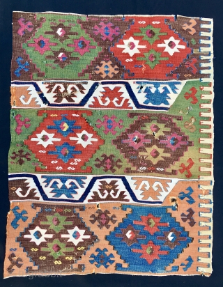 Full of Stars. Anatolian kilim fragment. Cm 68x88, perfect for framing it and exhibiting it in your best place. End 19th century. Love all those stars, the ceiling of every Nomad. 
Please  ...