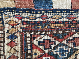 SHAHSAVAN SUMACK HASHTRUD/MIYANEH BAG FACE
CM 46X48
3rd quarter of the 19th century
Diamond lattice with repeating cruciform motif.
Sumack weave with extra weft wrapping
Great natural colors with all kind of them, from madder reds to  ...