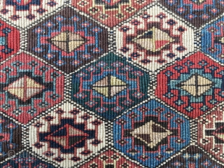 SHAHSAVAN REVERSE SUMACK KHORJIN BAG FACE. CM 46X51 OR IN 18X20.
DATABLE 1870/1880. BOLD, HARMONIOUS, BEAUTIFUL. GREAT PATTERN, TIGHT WEAVE, GREAT QUALITY. LOVELY SATURATED NATURAL DYES. SOME FUCHSINE THAT CONFIRMS DATING. PREVIOUSLY PART  ...