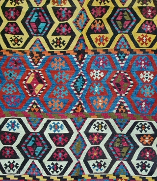 Konya kilim in great beauty and condition. Cm 140x380. Should be end 19th century. Lovely natural colors. Amazing pattern. More pics here: https://www.instagram.com/p/CUkG0GGMOA0/
          