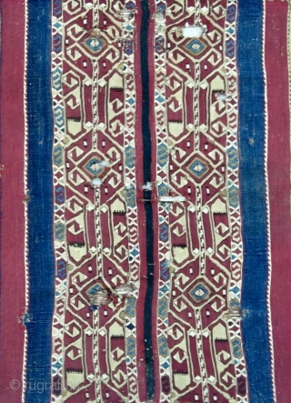 Lovely Eastern Anatolia open cuval/storage bag. Cm 110x140. 100 to 120 years old. Great colors. Central sumack part has got a nice graphics. Despite some condition issues still very much enjoyable. Got  ...