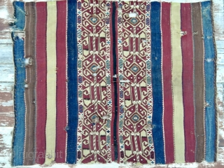Lovely Eastern Anatolia open cuval/storage bag. Cm 110x140. 100 to 120 years old. Great colors. Central sumack part has got a nice graphics. Despite some condition issues still very much enjoyable. Got  ...