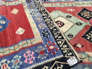 Obruk kilim, Central Anatolia, Turkey.
Size is cm 134x184 + fringes
Age is mid 20th century
In good condition
Very sweet and decorative
Ready to display/use
Reasonably priced
DM or carlokocman@gmail.com         