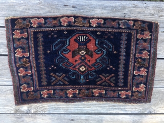 Antique Afshar rug panel. Probably a bag front. Cm 29x51. End 19th century. Iconic. Emblematic. Totemic. The Afshar were really creative artists. And prolific. Every work is almost always a misterious work  ...