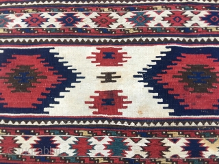 Shahsavan collectors only. Cm 81x98 or 81x196 open. Datable to the end of the 19th century. Wonderful natural colors. Madder red, indigo blue, white is wool. 3 main flat weave strips and  ...