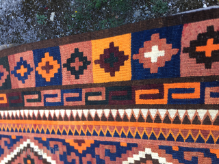 Afghan Big Maimana Kilim
Woven by thee Hazara tribal group
Design is called Ghalmori
Cm 175/385 ca
Datable 1920/1940sh
Very beautiful
In good condition
3 tiny holes to report 
Original gallery price € 4.600
Now 1.800 €
Tracked shipping €30/Italy -  ...