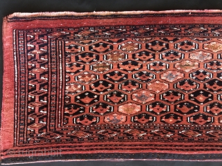 Turkmen Saryk torba. Cm 33x106 ca. Datable 1880/1890. Very nice drawing. Shinly wool, lots of silk all over. Many colors. See back on last pic. Don't ask me more since I don't  ...