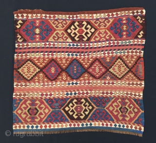 Wonderful antique natural color Sinanli bag face. Cm 69x73. See the fantastic cochineal, the lovely madder red & orange, the bright yellow, the deep indigo blue.....Great unusual thin weave in between the  ...