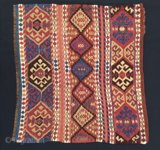 Wonderful antique natural color Sinanli bag face. Cm 69x73. See the fantastic cochineal, the lovely madder red & orange, the bright yellow, the deep indigo blue.....Great unusual thin weave in between the  ...