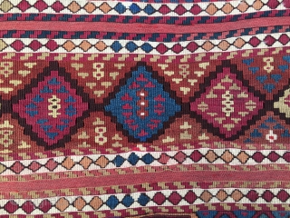 Wonderful antique natural color Sinanli bag face. Cm 69x73. See the fantastic cochineal, the lovely madder red & orange, the bright yellow, the deep indigo blue.....Great unusual thin weave in between the  ...