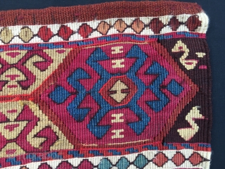 Wonderful antique natural color Sinanli bag face. Cm 69x73. See the fantastic cochineal, the lovely madder red & orange, the bright yellow, the deep indigo blue.....Great unusual thin weave in between the  ...