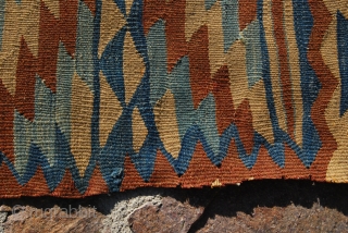 Manastir kilim fragment. Size is cm 56x82 ca. Approx age could be 1890/1910. Mounted and framed would look great! See more pics on my fb page: https://www.facebook.com/media/set/?set=a.10153852199039258.1073742073.358259864257&type=3
      