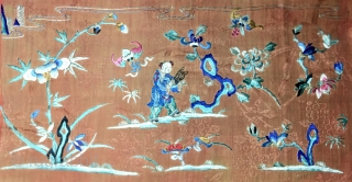 Chinese silk panel.
Mid 19th century or older.
Cm 25x45.
From a very thin silk on silk multi panel textile depicting various scenes. 
In this one please note the swastika.
Very sweet and decorative.
If interested please  ...