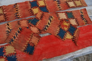 Kungrat qur/tent band fragments. Five pieces for a total lenght of cm 436x16. Primitive & beautiful, antique & colorful, simple & charming. See more pics on Facebook: https://www.facebook.com/media/set/?set=a.10151378519634258.536669.358259864257&type=1
Pls see also my other  ...