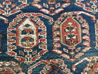 Shahsavan sumack bag face.
Cm 46x48.
Probably mid 19th c.
Damaged in the lower part, but still beautiful and extremely rare, with great pattern and fantastic dyes.
Central Field: The deep indigo blue ...
