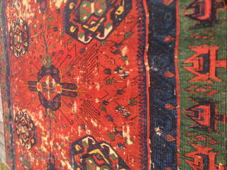 Shirwan Zeikhur/Seychour Sumakh fragment.
Cm 115x133.
Probable age 1860/1870.
Great pattern, great colors, great weaving. a special piece.
Please DM or email carlokocman@gmail.com