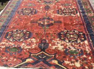 Shirwan Zeikhur/Seychour Sumakh fragment.
Cm 115x133.
Probable age 1860/1870.
Great pattern, great colors, great weaving. a special piece.
Please DM or email carlokocman@gmail.com