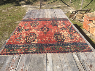 Shirwan Zeikhur/Seychour Sumakh fragment.
Cm 115x133.
Probable age 1860/1870.
Great pattern, great colors, great weaving. a special piece.
Please DM or email carlokocman@gmail.com