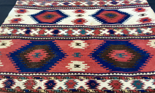 Shahsavan sumack/flat weave, storage bag/cuval face.
Cm 79x97
Datable to the end of the 19th century.
Wonderful natural colors.
Madder red, indigo blue, white is wool.
3 main flat weave strips and ...