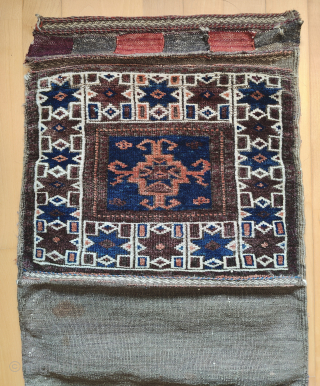 Baluch bag; 49x85cm; Q1 20th cent.; glossy wool, nice blue; with backside and closure stripe.
for further information please contact: marlos@hispeed.ch             