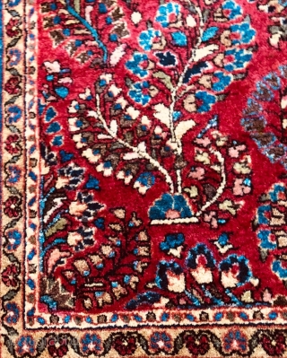 Nice Persian Sarouk 1920 in very good condition size is 3x5 all wool this has been cleaned by professional rug cleaners 
It have very soft wool 
Price $650 + shipping   