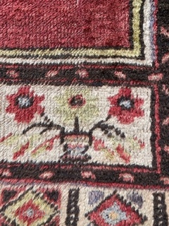Prayer rug 
No holes, ends intact, cleaned.
Soft and lustrous 
Shipped from Australia 
Postage extra                   