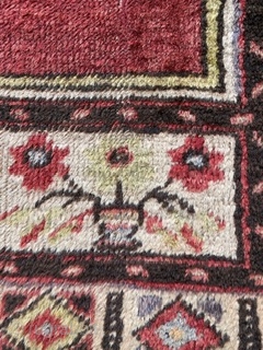 Prayer rug 
No holes, ends intact, cleaned.
Soft and lustrous 
Shipped from Australia 
AUD $ 
Postage extra                 