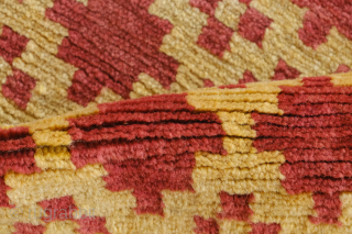 Beautiful stepped diamonds red-gold khaden. Great colors and very good condition. Available
igo.licht@gmail.com                     