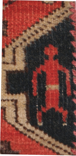 Turkmen Chodor Main Carpet fragment 118 x 32 cm 3 man figures on the edge.
igo.licht@gmail.com                  