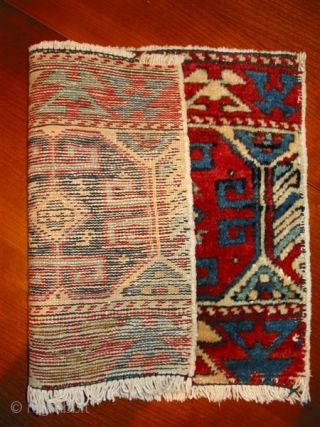Nice NW Persian or Shahsavan piled Mafrash side, about 1900, 40x55cm, good colors.
Corrosion to the dark brown.                