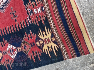 Antique Dazkiri Kilim from western Anatolia, late 19th century.
size 208cm x 134cm                     