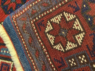 3'1'' x 4'2'' / 95cm x 128cm An antique Bergama rug from western Anatolia, woven in mid 1800s.

https://www.instagram.com/carpetusrugs/               