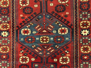 3'1'' x 4'2'' / 95cm x 128cm An antique Bergama rug from western Anatolia, woven in mid 1800s.

https://www.instagram.com/carpetusrugs/               