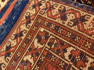 3'6'' x 4'6'' / 107cm x 137cm An antique Bergama rug with unsuaul central design from western Anatolia. 

https://www.instagram.com/carpetusrugs/              