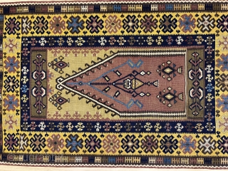 2'11'' x 4'7'' / 90cm x 140cm An antique Yahyali prayer kilim from central Anatolia.                  