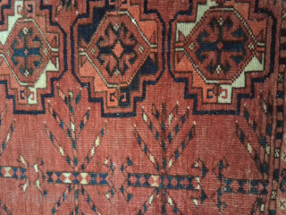 Fine Saryk chuwal: antique. 110 x 95 cm. one sides is shortened and only small damage in one göl, Whites are made of cotton. Rare quality.
timokuivalainen000gmail.com ...