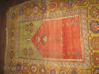 Aksaray carpet Anatolia, cm 112 x 146. Rug mid-XVIII century. Perfect condition,very beautiful and bright colors. No repairs. Ask for price or for many informations.        