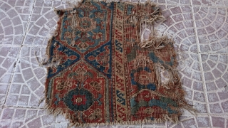 18thc Oushak rug frakment
size=66x63                             