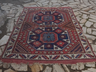 West Anatolian Bergama rug
Size=203x150 cm
Please Contac us
salaberina@gmail.com                          