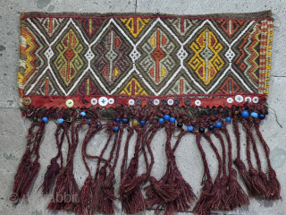 Anatolian Yoruk Hotamish pincushion. Glass beads.
Size 44x20 cm
Please contact salaberina@gmail.com
Free shipping.